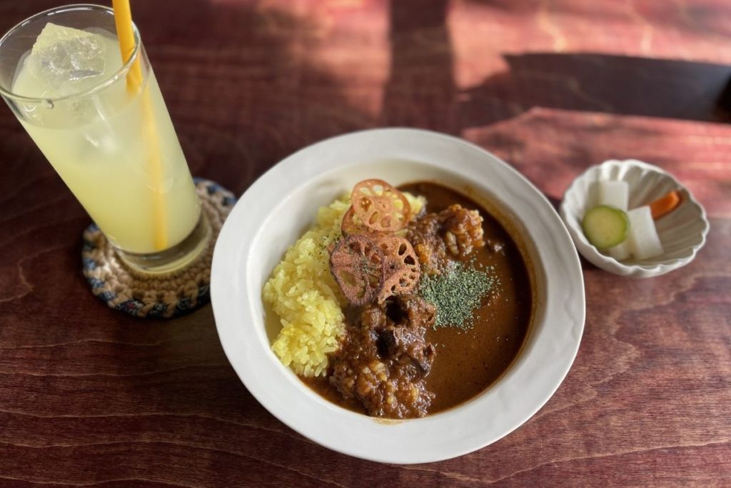 晦事 スパイシー萩カレーセット(1,100円)