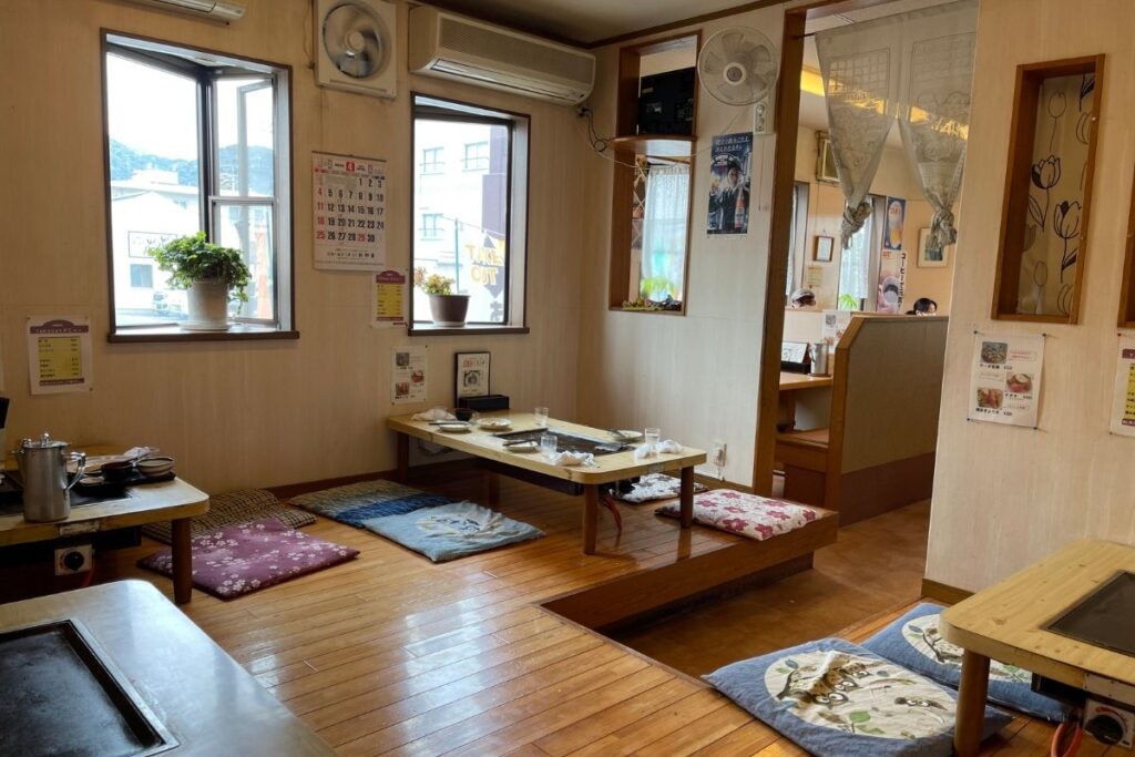 ふくだや 店内1