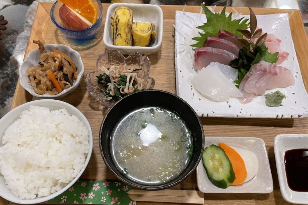 こづち お刺身定食(1,300円)