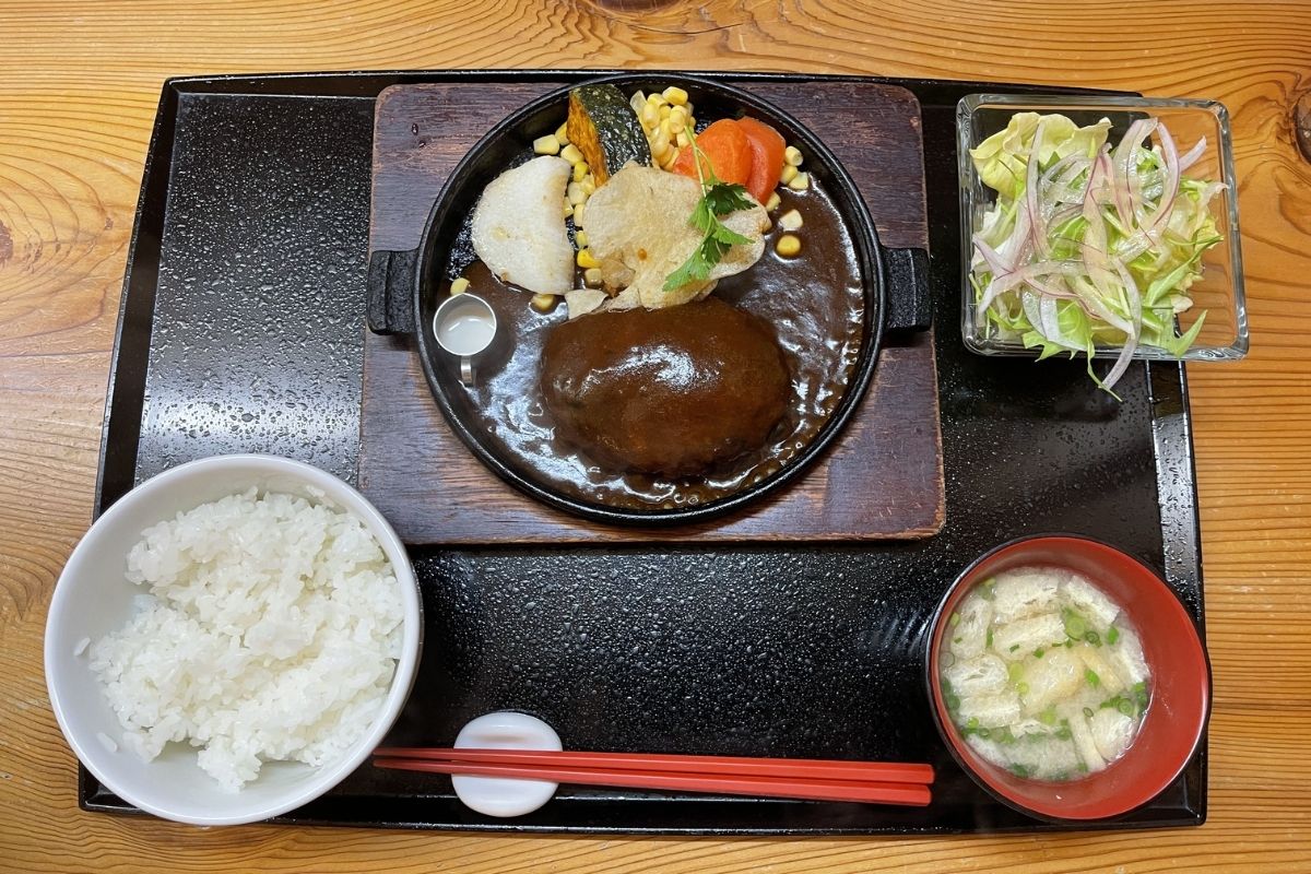 玄 究極の黒(1,430円)、ご飯セット(385円)