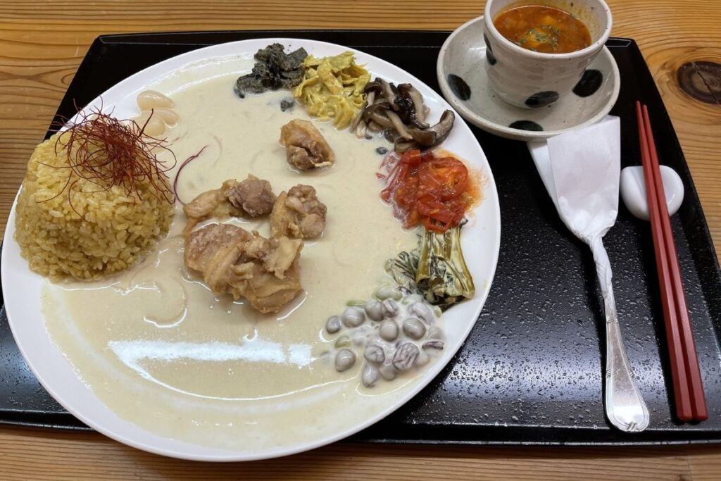 玄 長州とりと6種の副菜ホワイトカレー(1,430円)