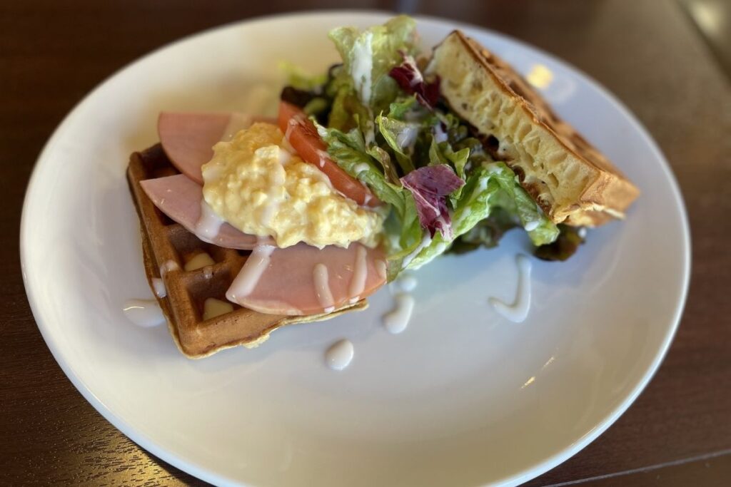 カモン モーニング ワッフル・サンド(715円)