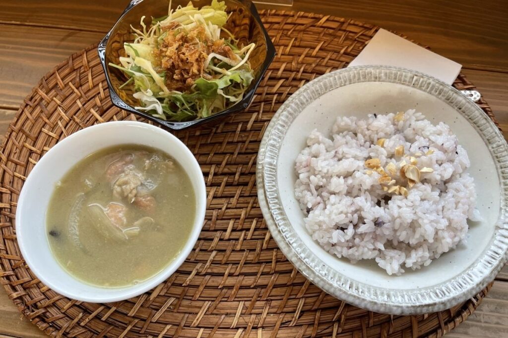 パトラカフェ グリーンカレー(700円)