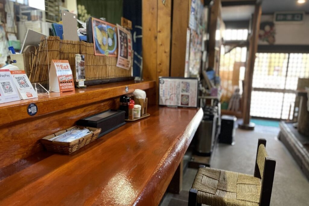 ふるさと家族 店内1