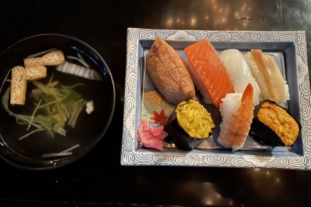 アミーゴ にぎりセット(300円)