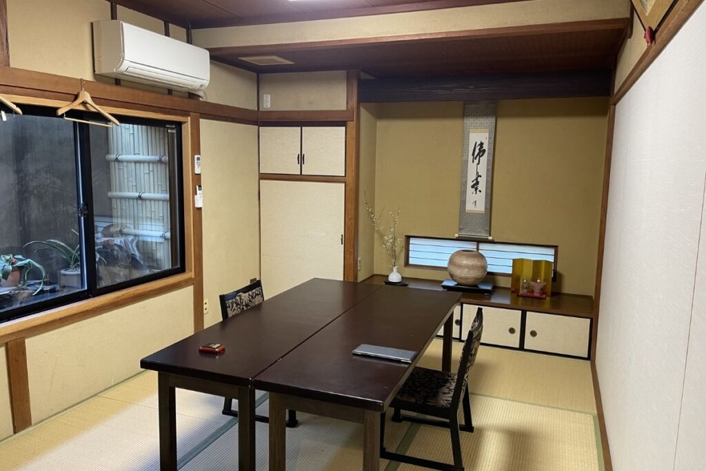 割烹 千代 店内2