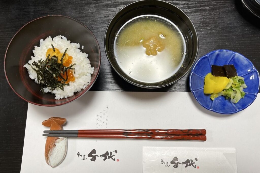 割烹 千代 ご飯・里芋の味噌汁