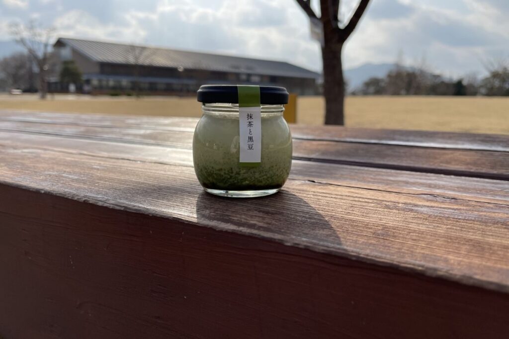 萩ぷりん亭 抹茶と黒豆(490円)