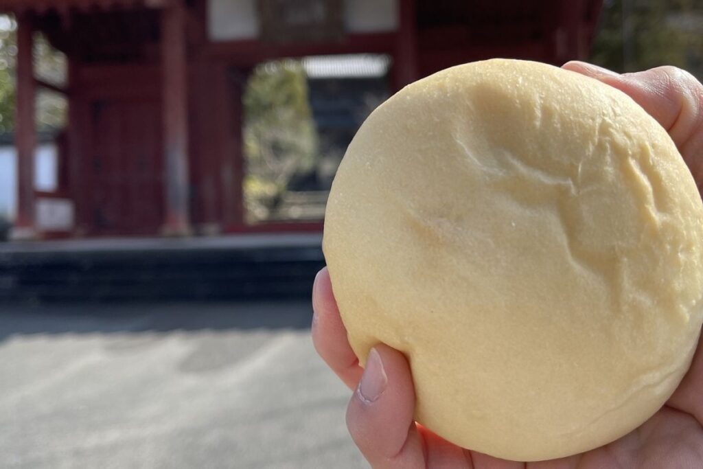 キキ クリームパン(200円)
