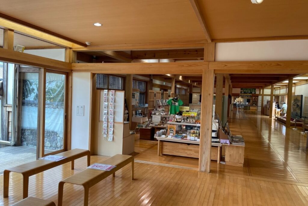 萩博物館 館内1