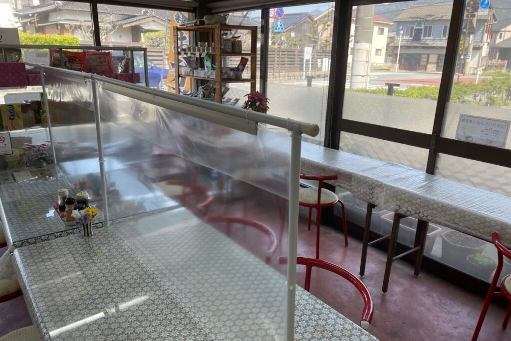 山本食堂 店内1