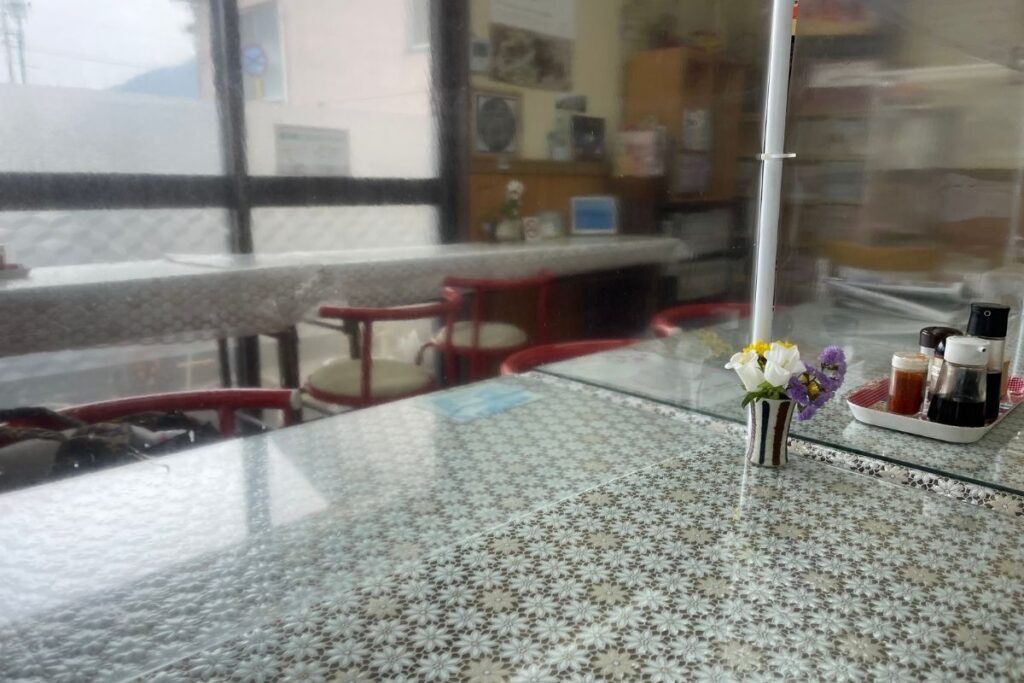 山本食堂 店内2