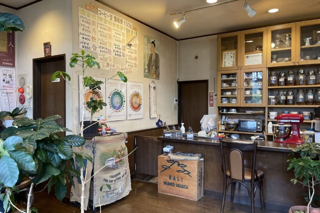 長屋門珈琲 店内1