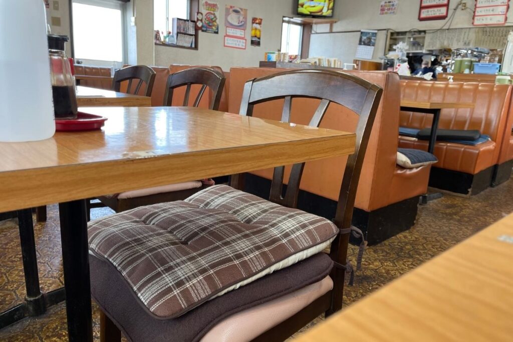 でんすけ 店内1