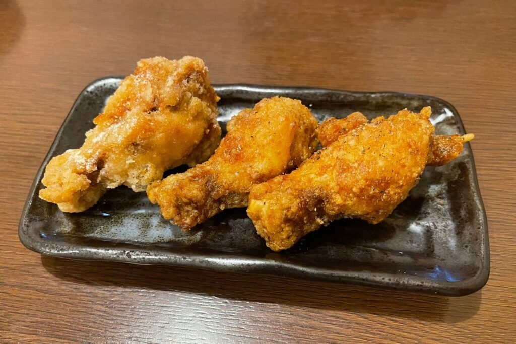 銀 手羽元の唐揚げ(120円)