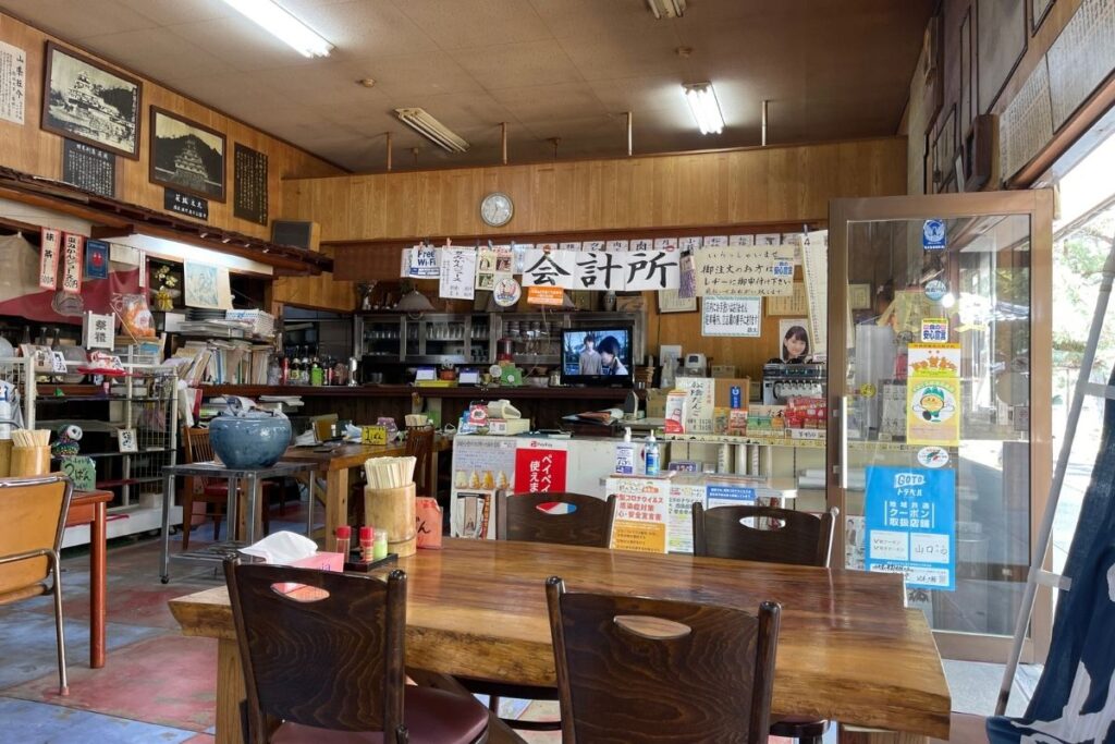 松陰食堂 店内1