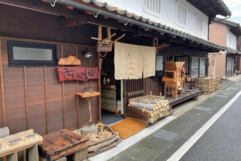 さるのこしかけ 外観3