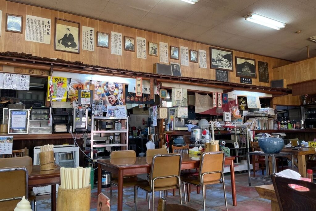 松陰食堂 店内2