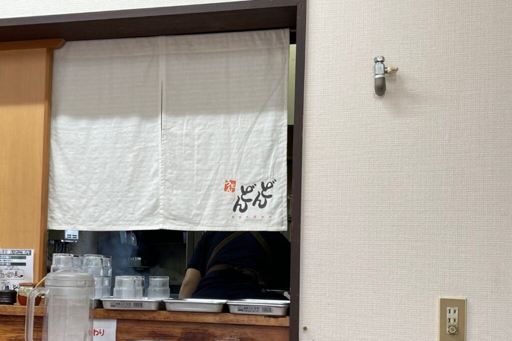 どんどん 店内2