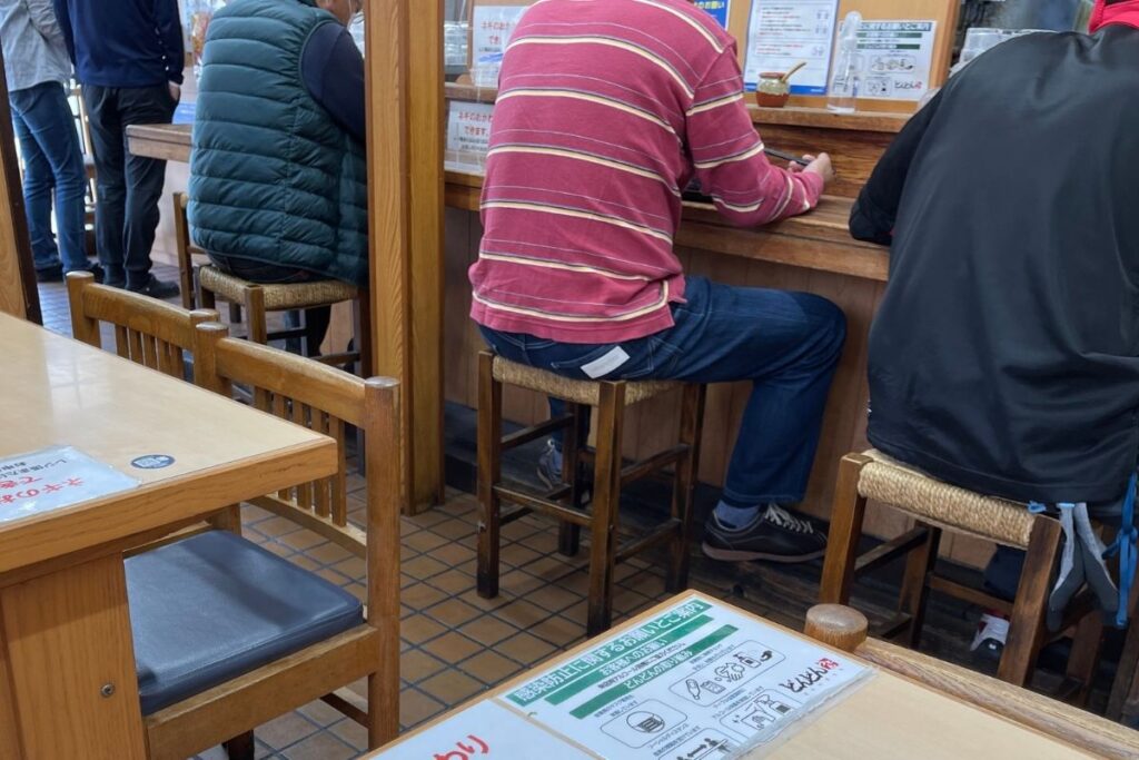 どんどん 店内1