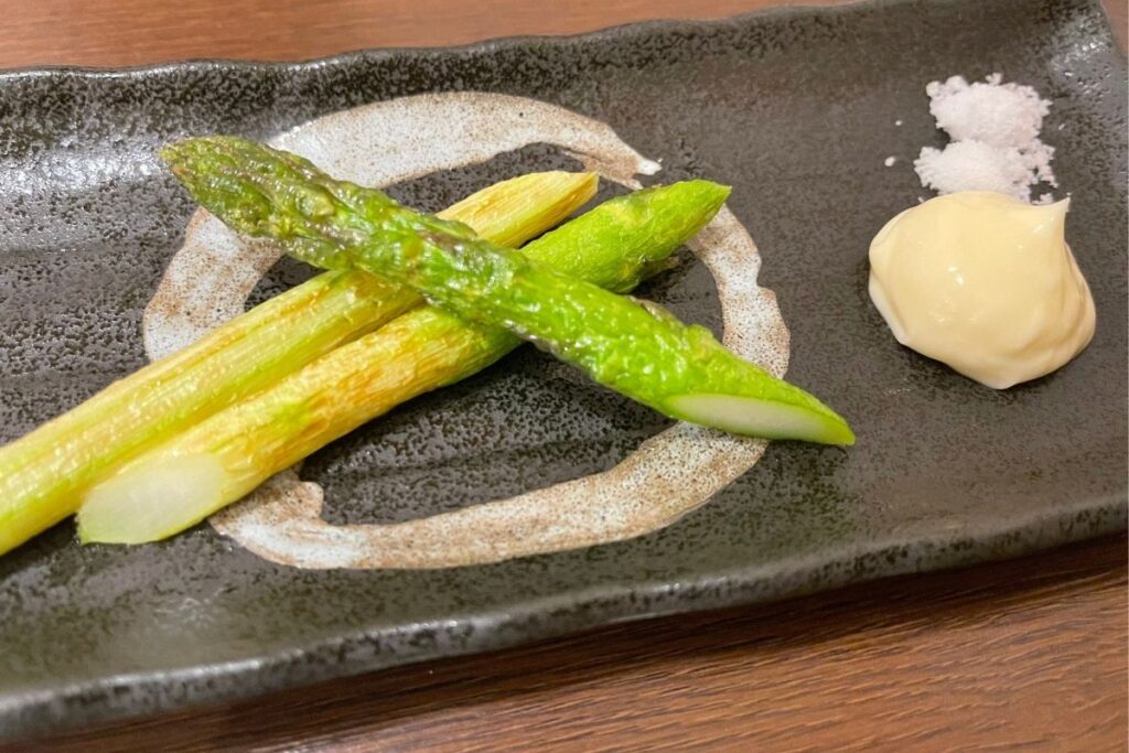 銀 太っといアスパラ素揚げ(264円)