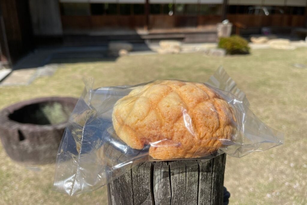 MOCO CAFE メロンパン(150円)