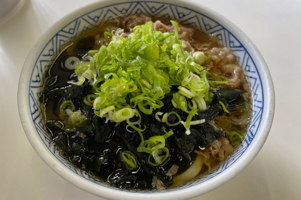 どんどん たなかうどん(肉わかめうどん)(600円)