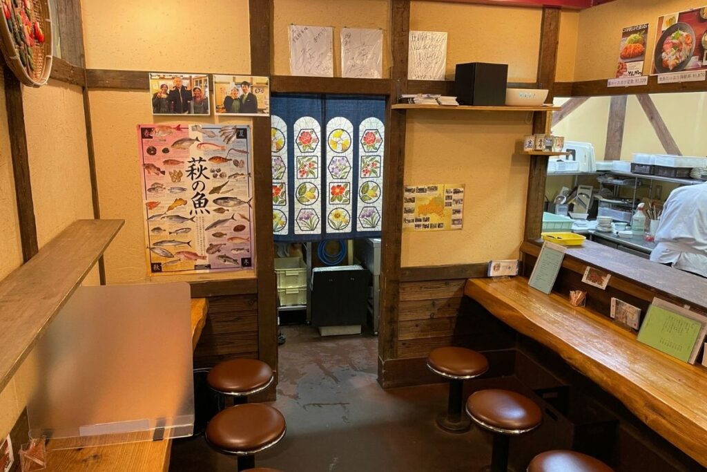 維新亭 店内2