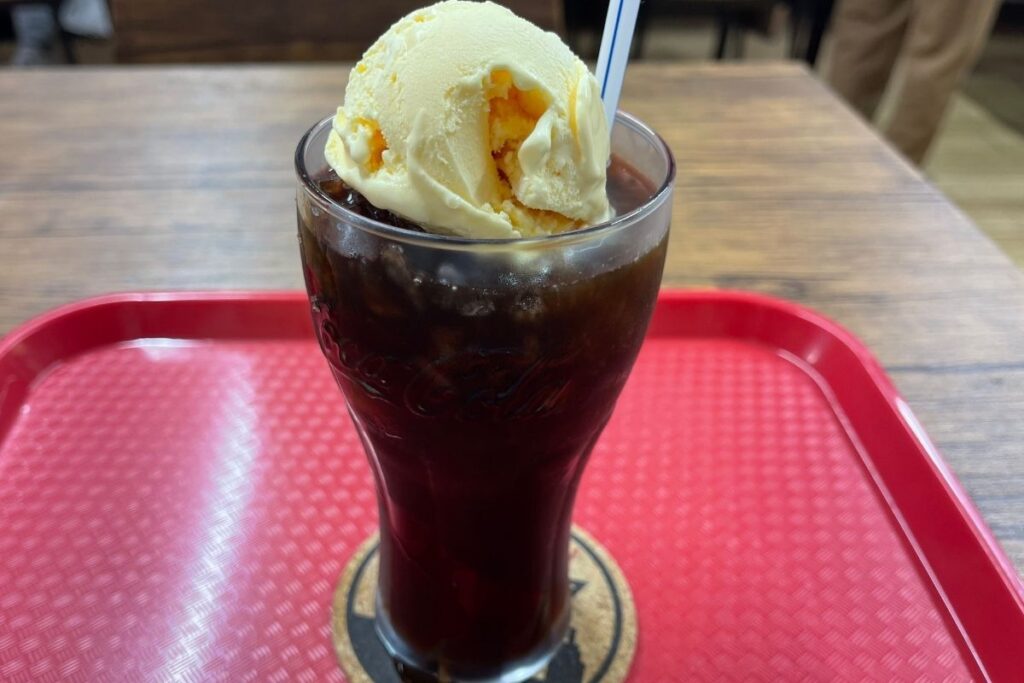 PIZZA NY コーヒーフロート(500円)