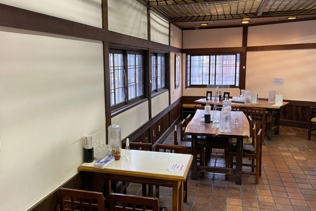 どんどん 土原店店内