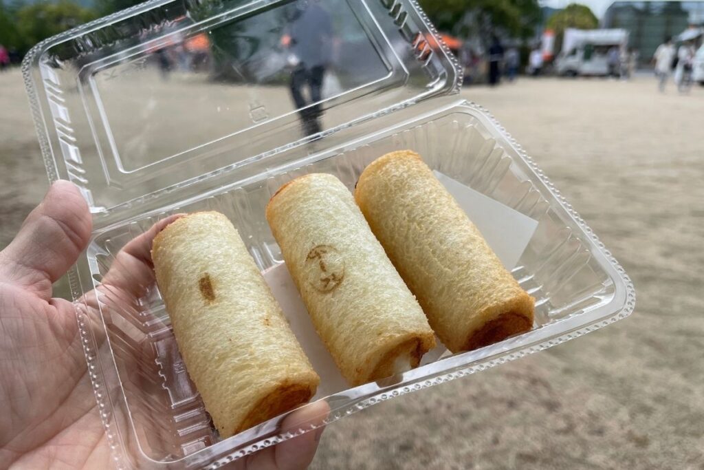 忠小兵衛蒲鉾本店　萩カマロール(200~250円)