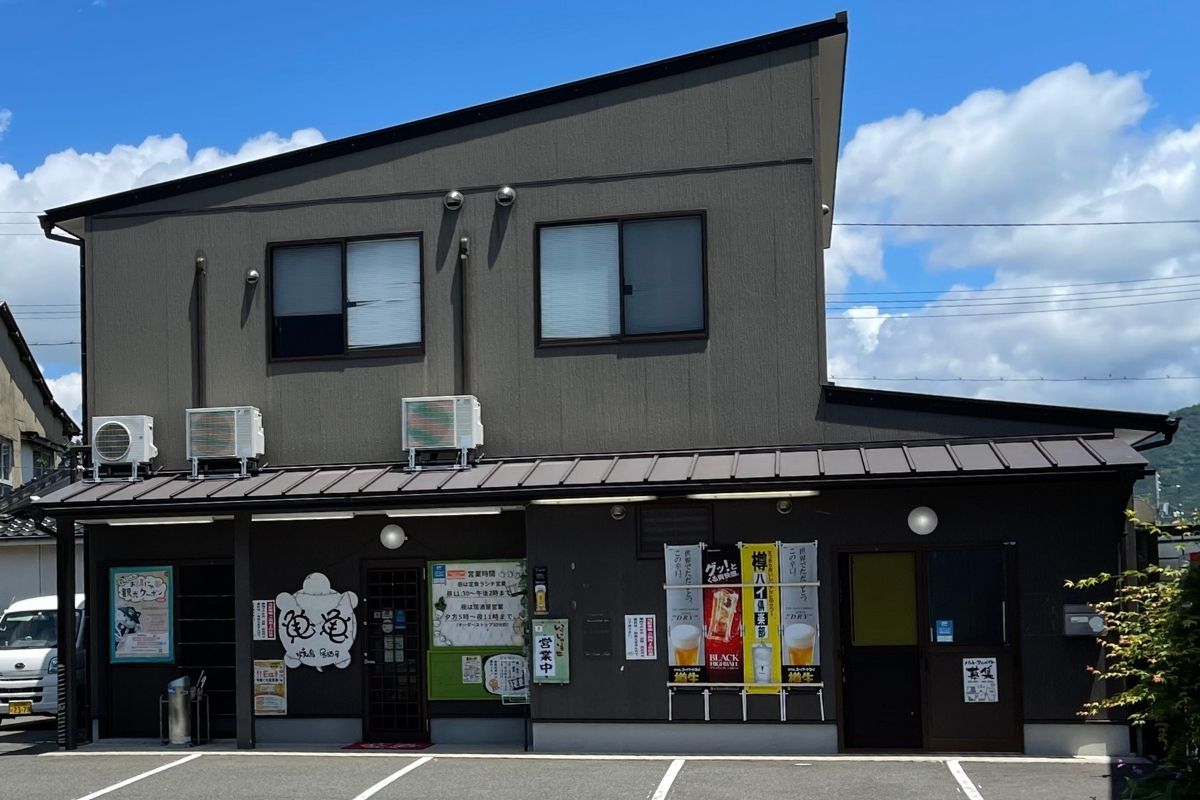 亀亀萩店 外観1