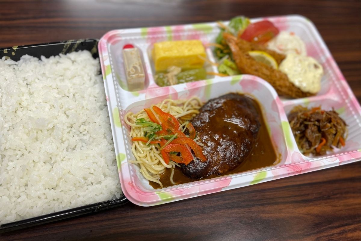 高大 ハンバーグと海老フライ(1,650円)、ライス(220円)