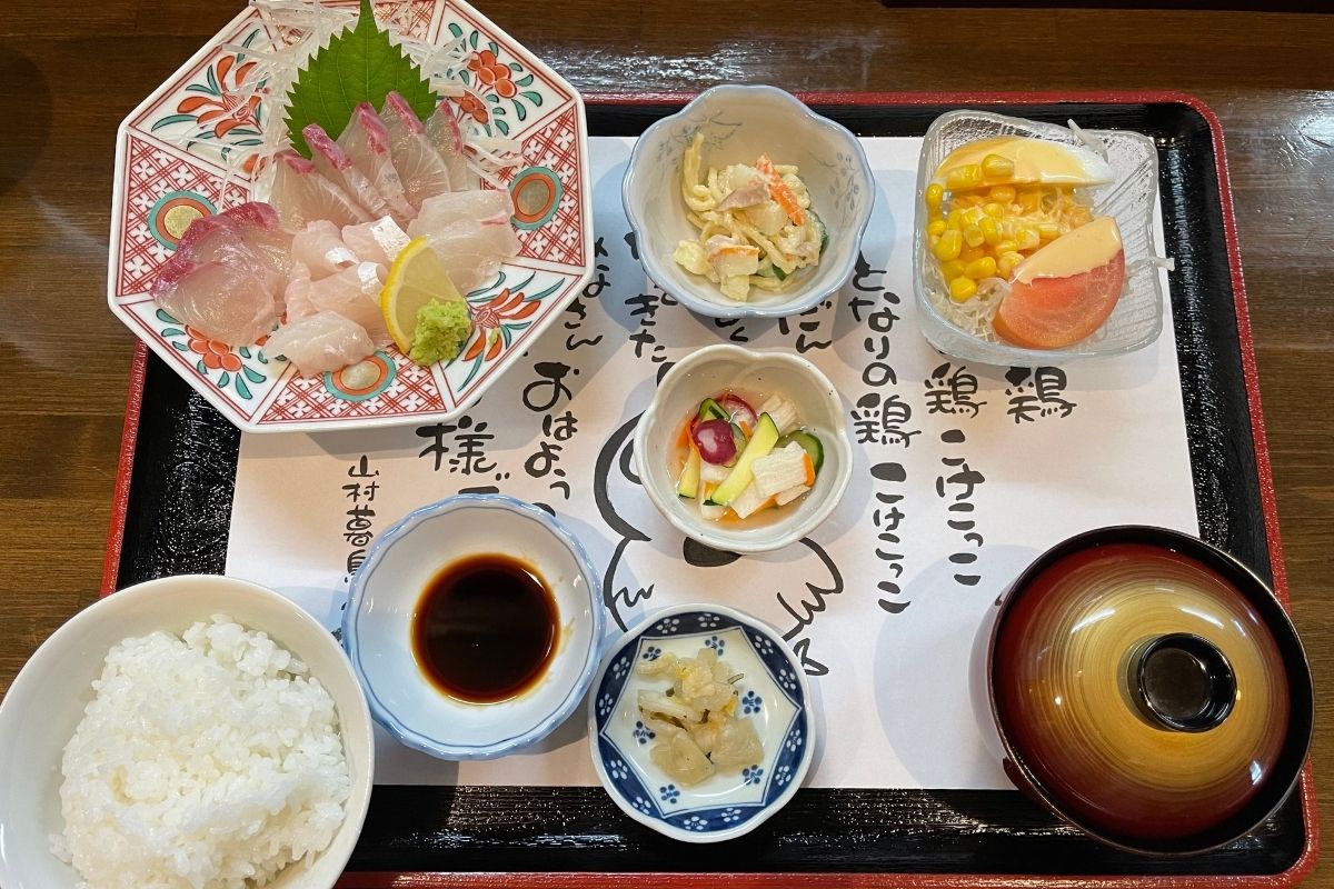 亀亀萩店 刺身定食(1,580円)