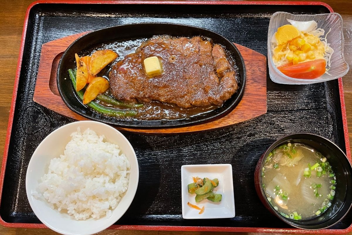 亀亀萩店 ステーキ定食(1,480円)