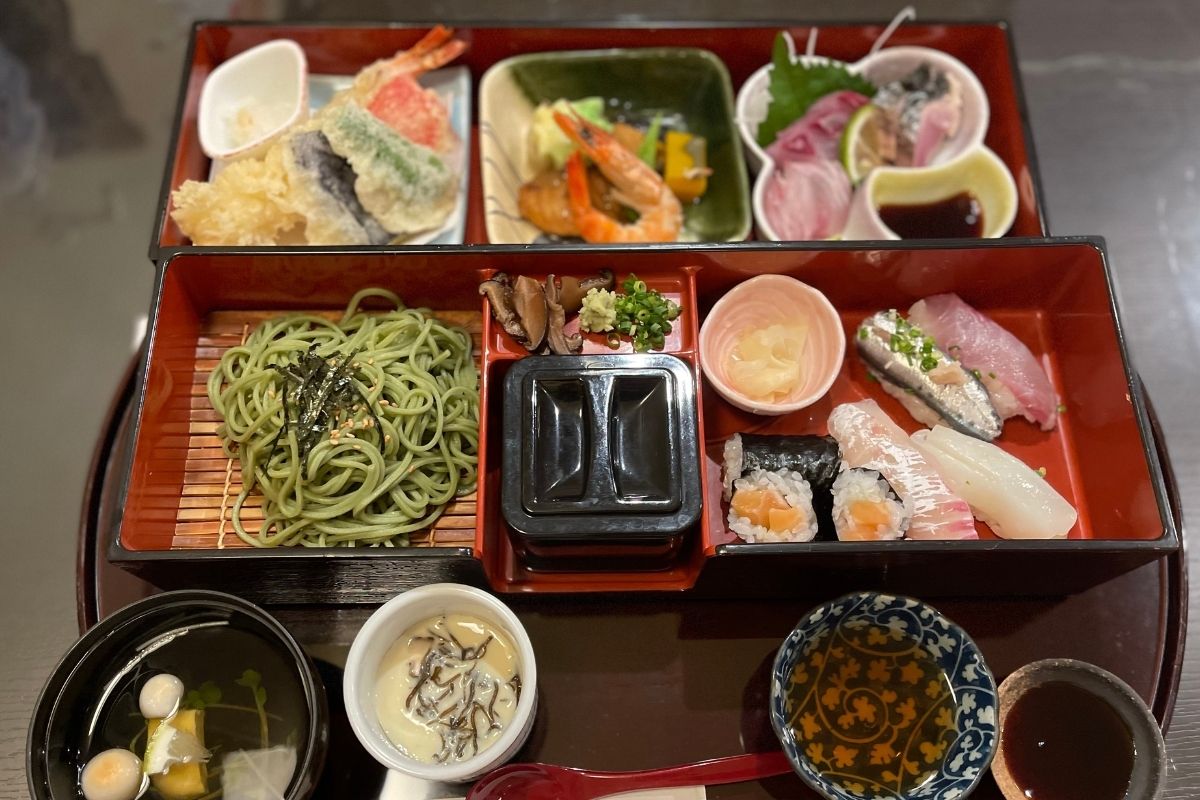 まめだ 指月山御膳(2,000円)