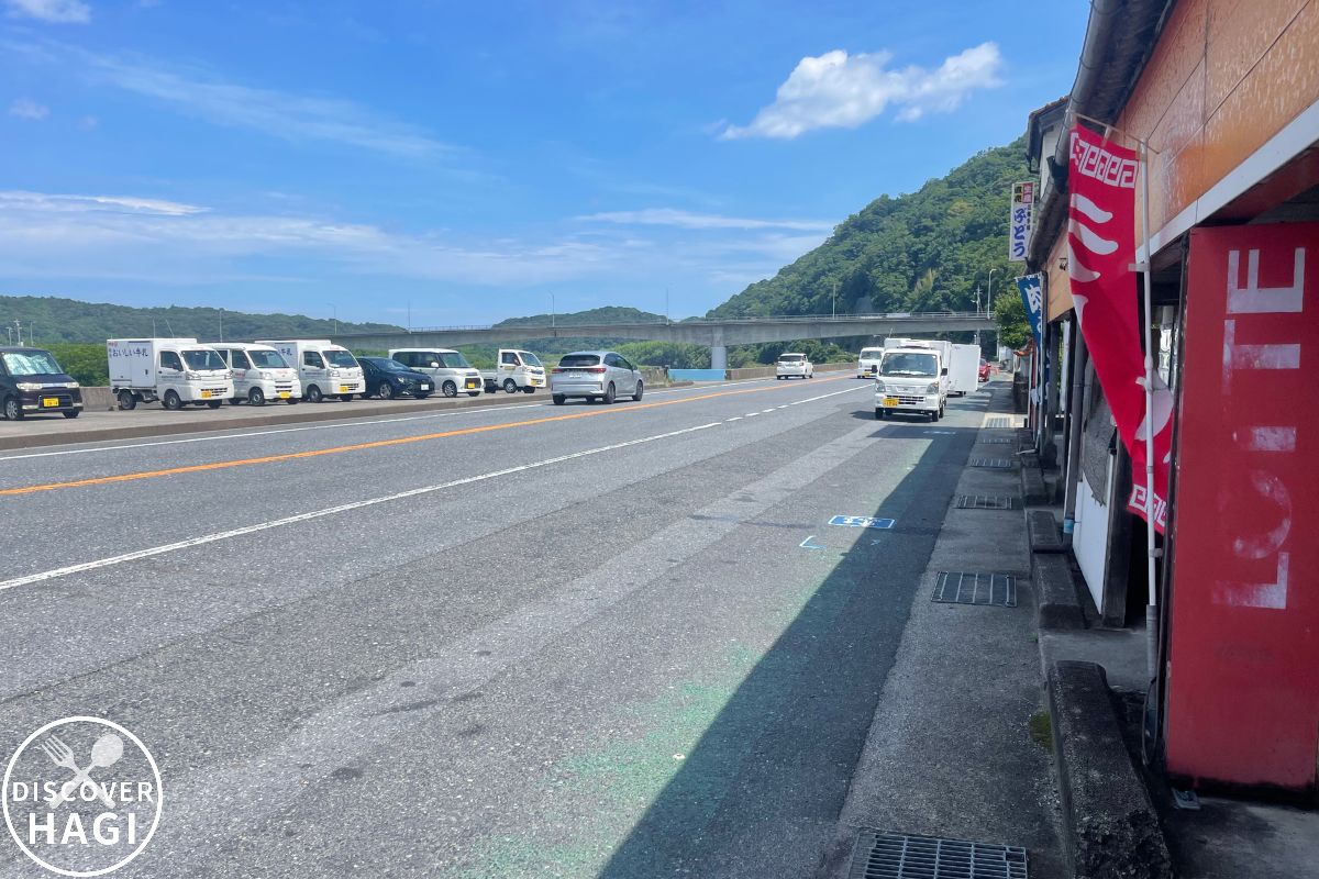 自販機コーナーオアシス 駐車場1